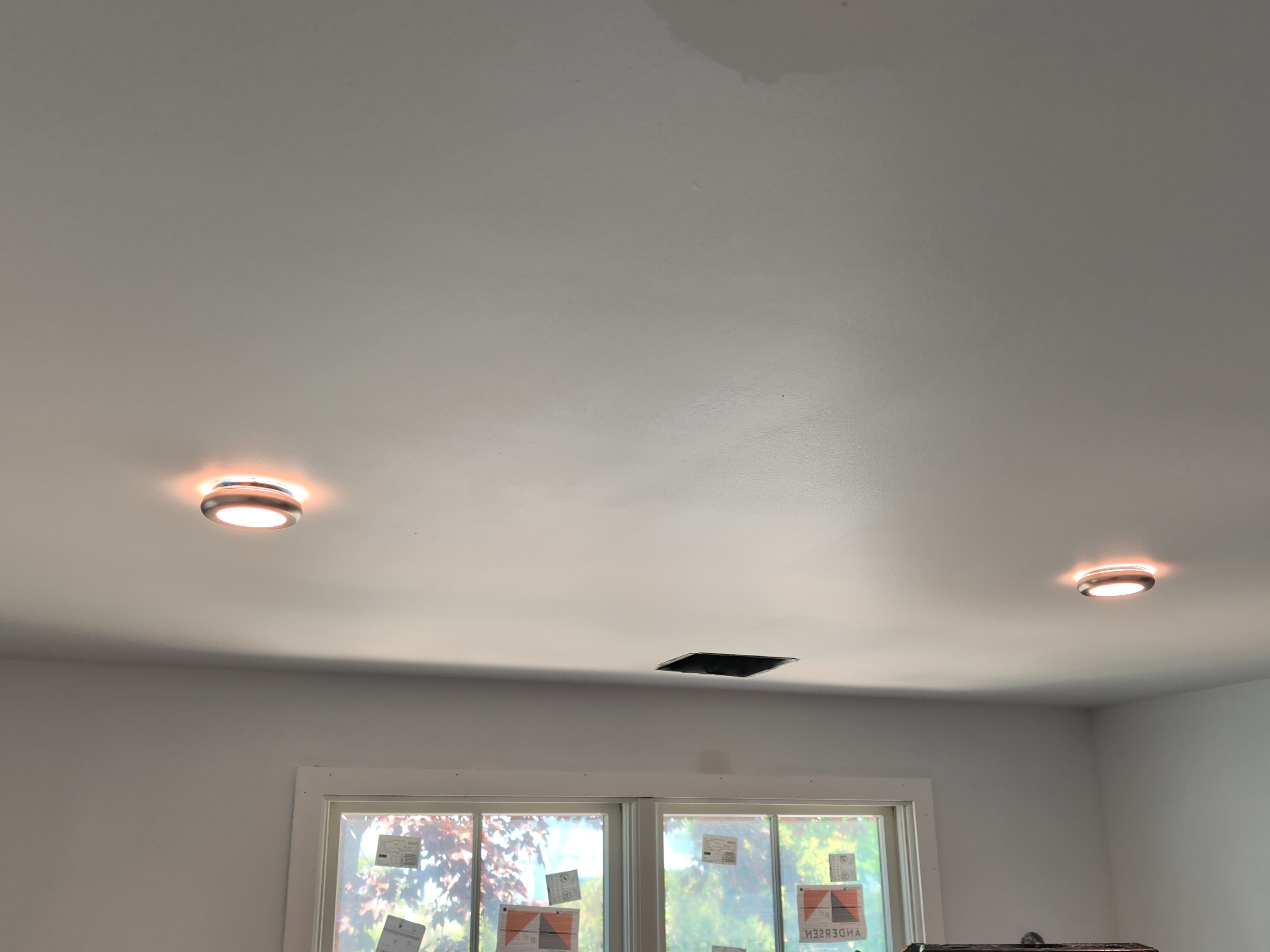 Finished recessed ceiling lighting installation
